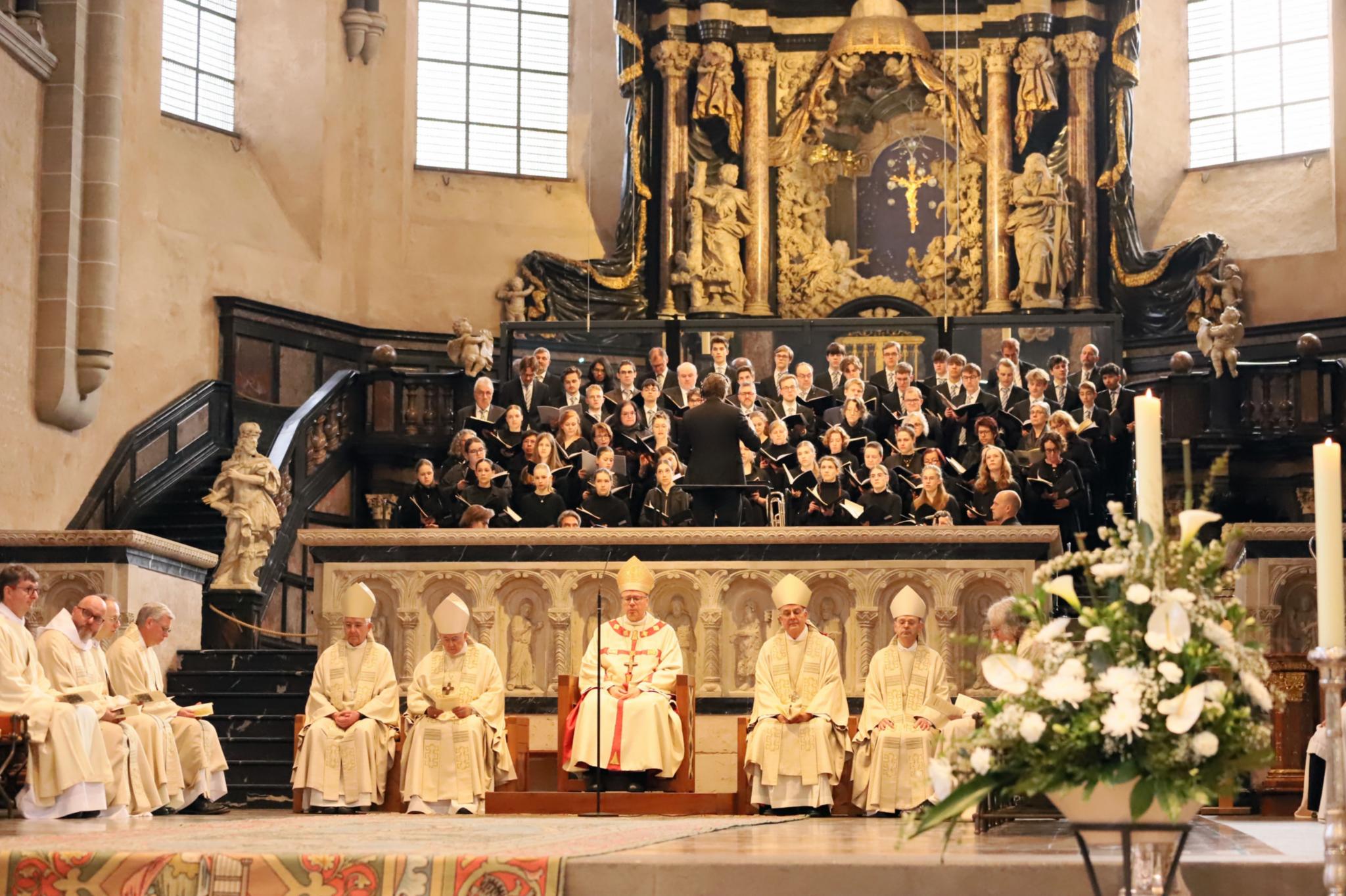 Mit einem Hochamt wurde der Weihetag des Domes gefeiert.