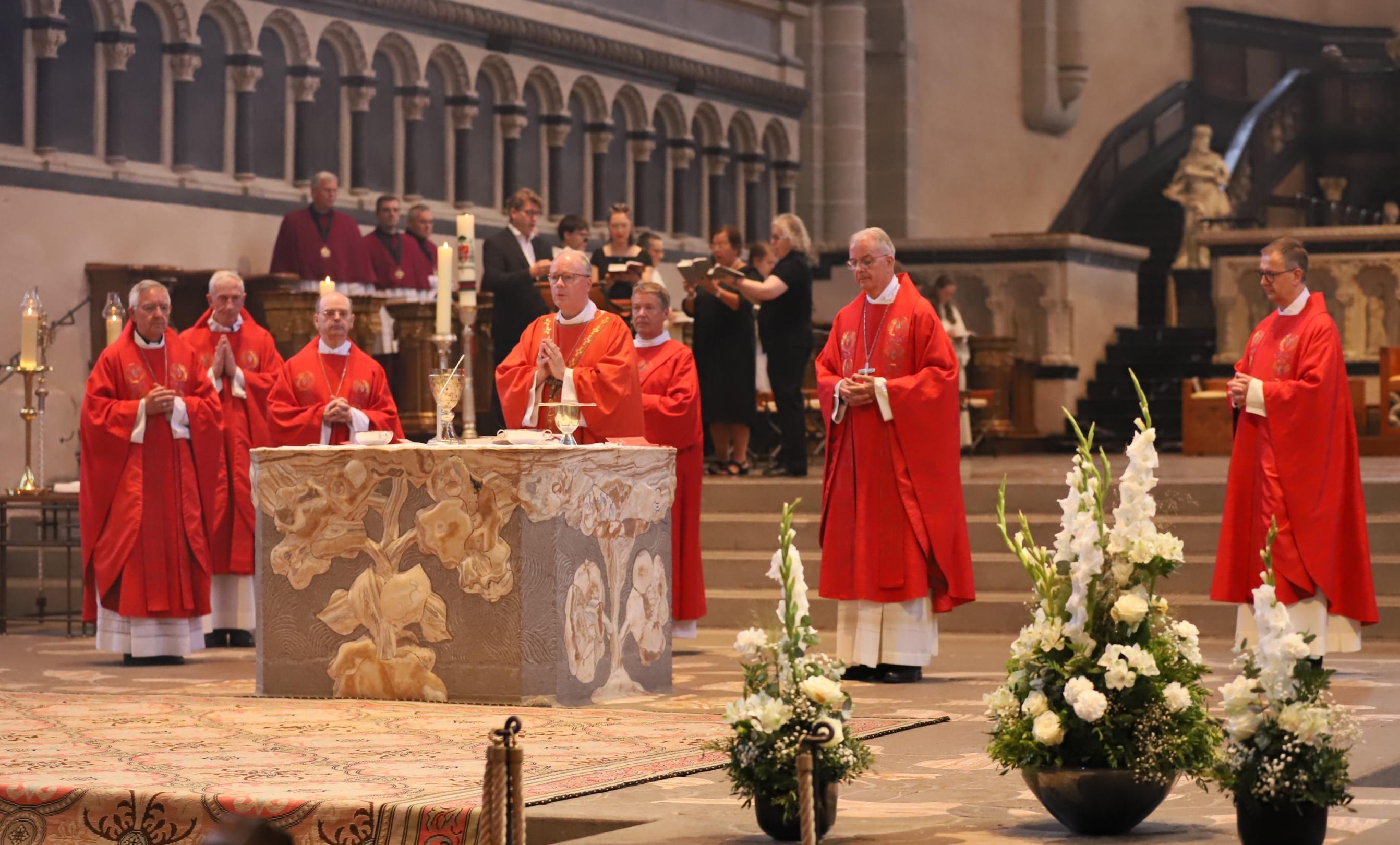 Gottesdienst zum Hochfest der Apostel Petrus und Paulus im Trierer Dom