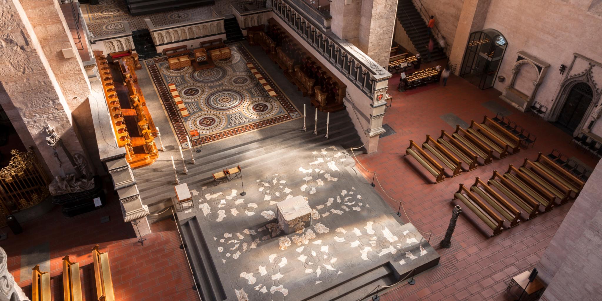 Altarinsel von der Orgel aus fotografiert