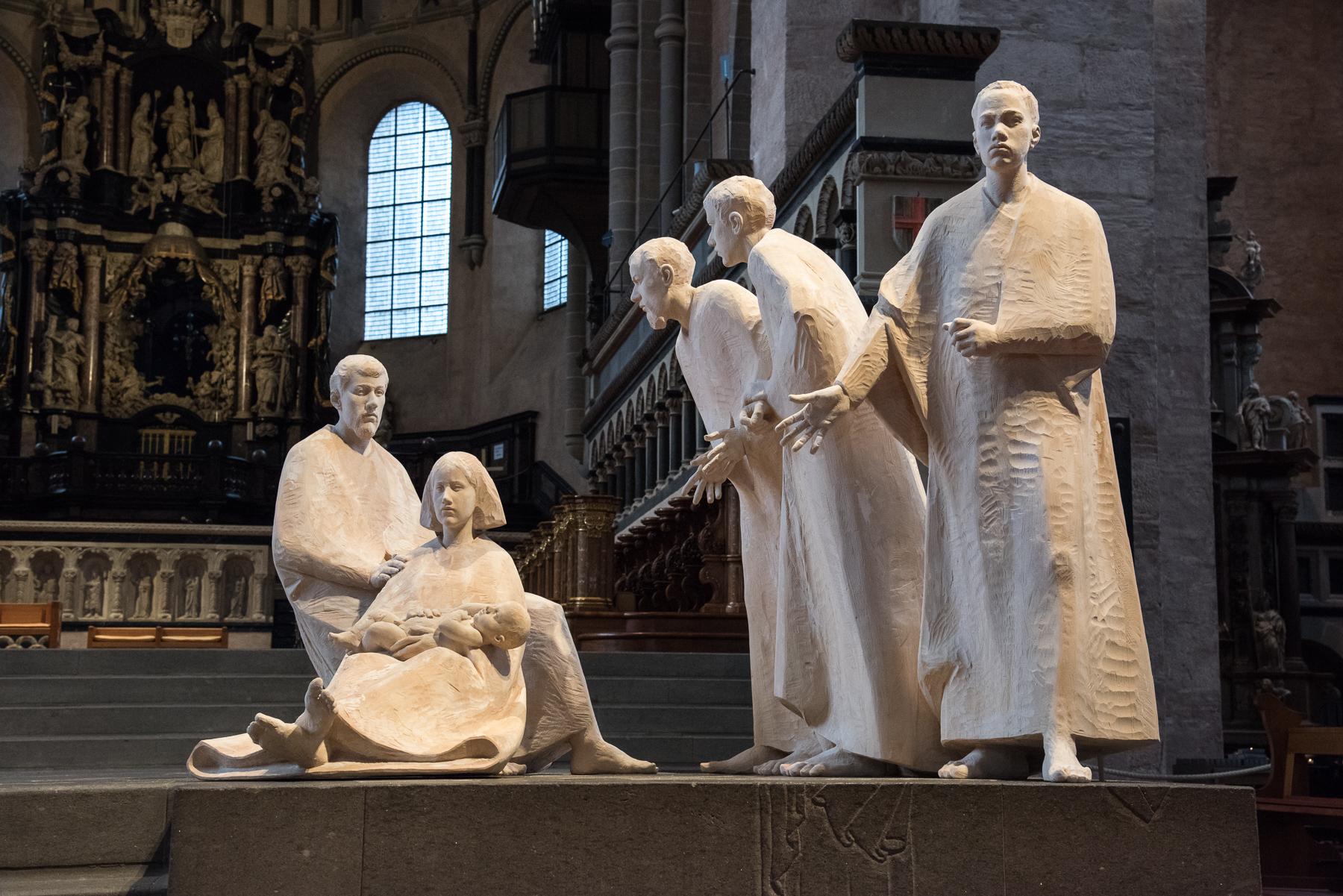 Krippenfiguren aus Holz Maria mit Jesuskind, Josef und den drei heiligen Königen