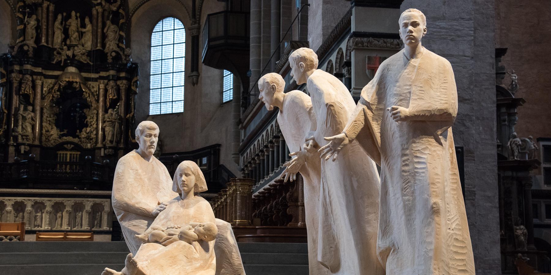Krippenfiguren aus Holz Maria mit Jesuskind, Josef und den drei heiligen Königen